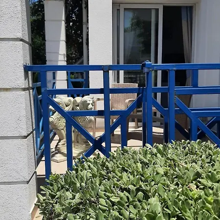 Nejla Bluemare Apartament Kirenia